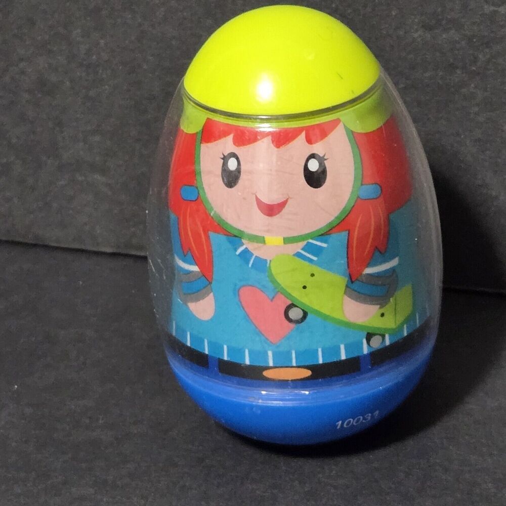 2009â Hasbro Weebles Wobble Skateboard Girl 3" Figure #10 Playskool Toy Figurine